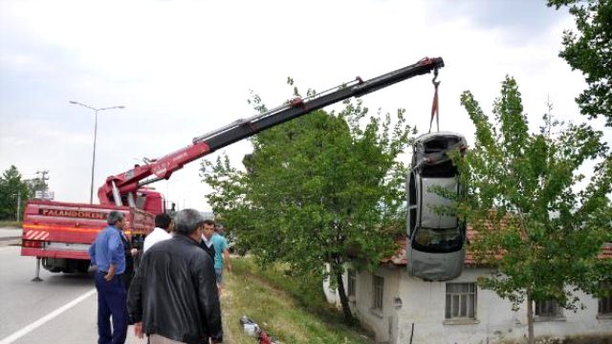 Bu Araçtan Yara Almadan Kurtuldu, "Cana Geleceğine Mala Gelsin" Dedi