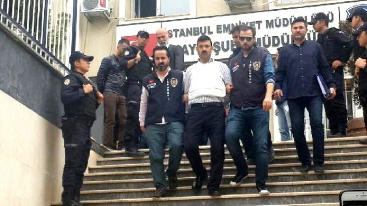 Can Dündar\'a Silahlı Saldırının Şüphelileri Adliyeye Sevk Edildi (1)