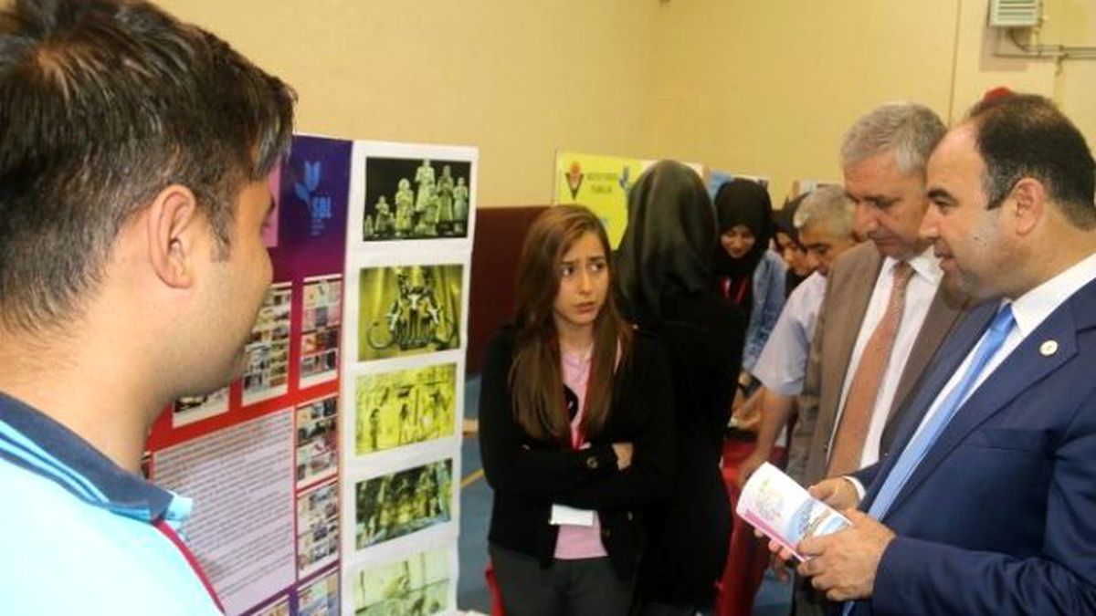 Çiftçi, Küçük Bilim Adamlarının Buluşlarını İnceledi