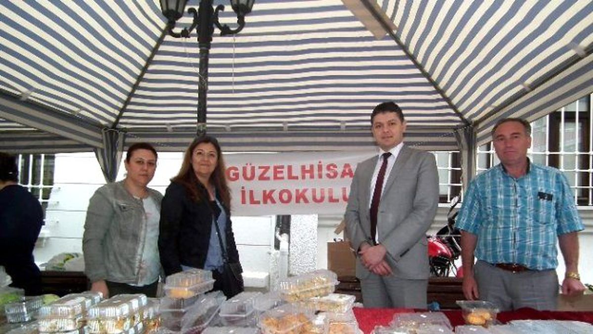 Efelerde Okul Yararına Kermes Düzenlendi