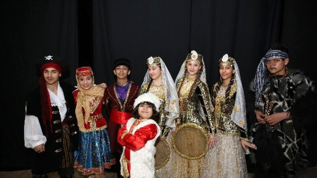 Festivalin İlk Oyunu Kardeş Ülkeden