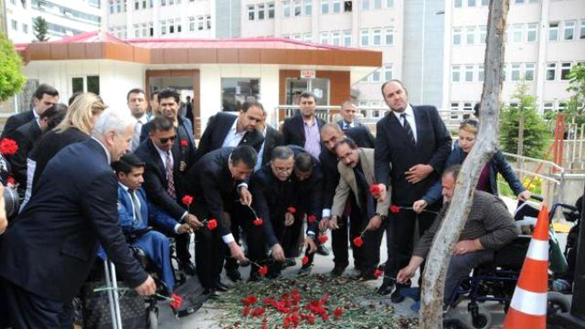 Gaziantep\'te Engelliler Teröre Tepki İçin Birleşti