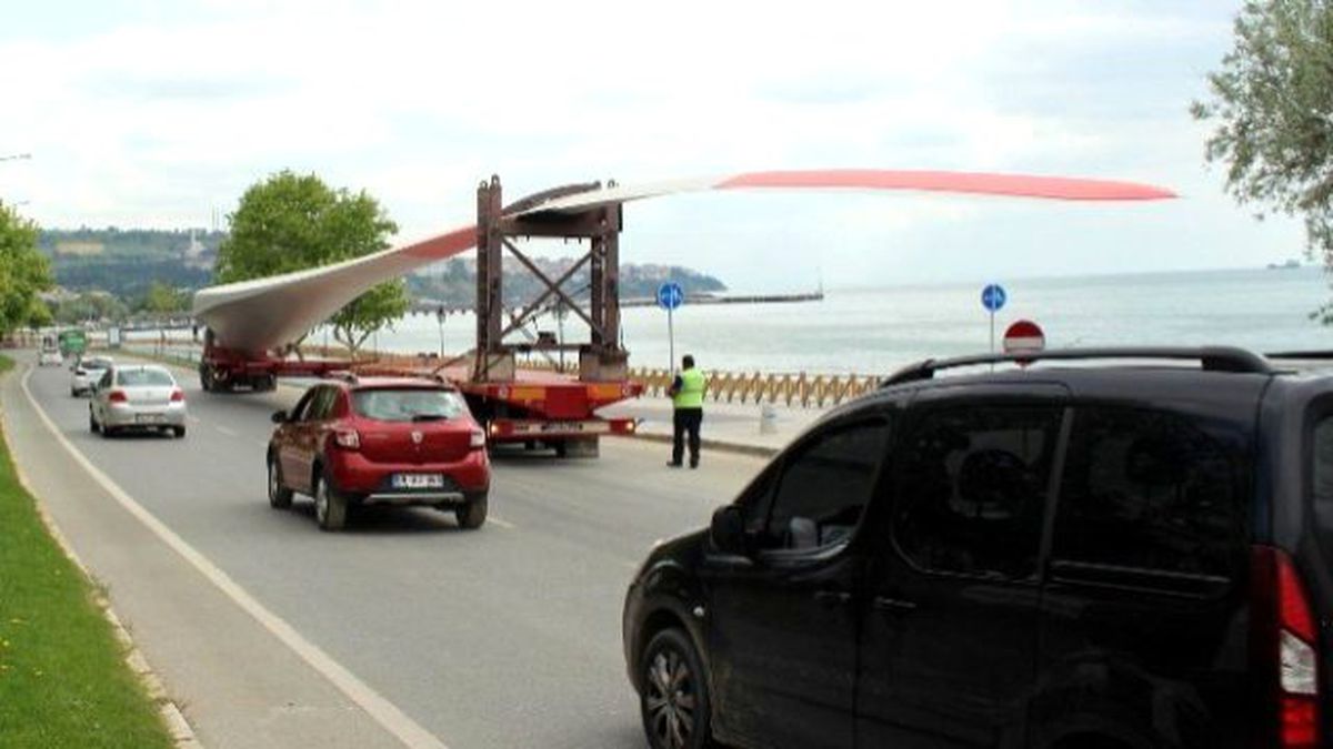Görenler Uçak Kanadı Sandı