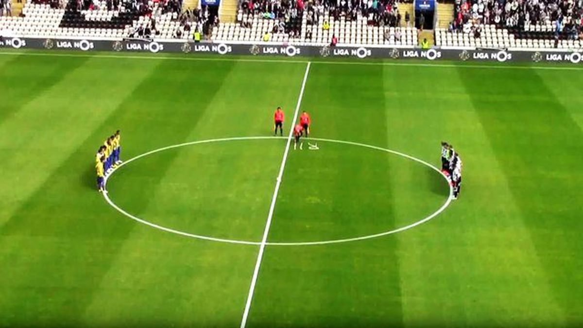 Hakem, Geçen Hafta Ölen Meslektaşını Sahada Andı