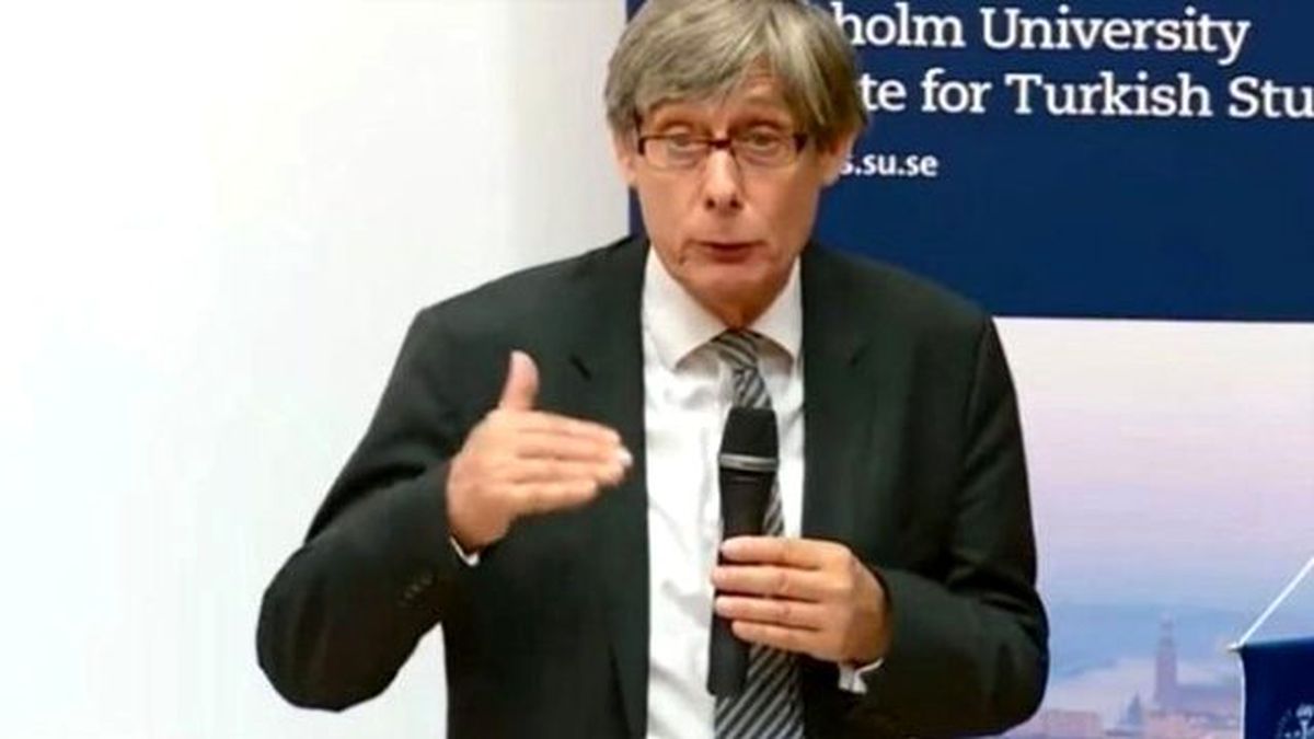 Hollandalı Tarihçi Erdoğan'ı Protesto İçin Ödülünü İade Ediyor