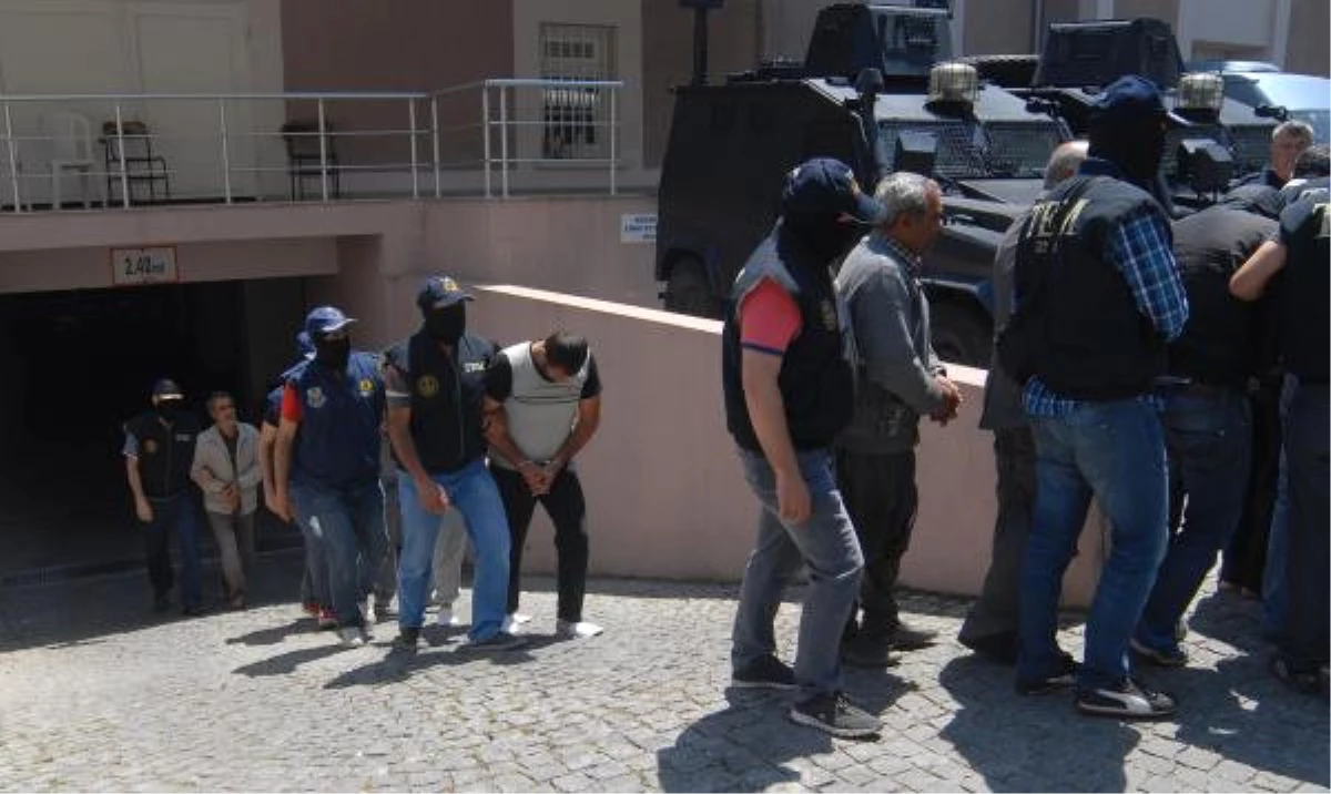 İzmir\'de Bombalı Saldırı Planlayan 14 Kişi Adliyeye Gönderildi