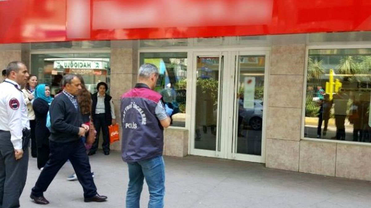 Kocaeli\'de Banka Soyan 3 Hırsız Ankara\'da Yakalandı