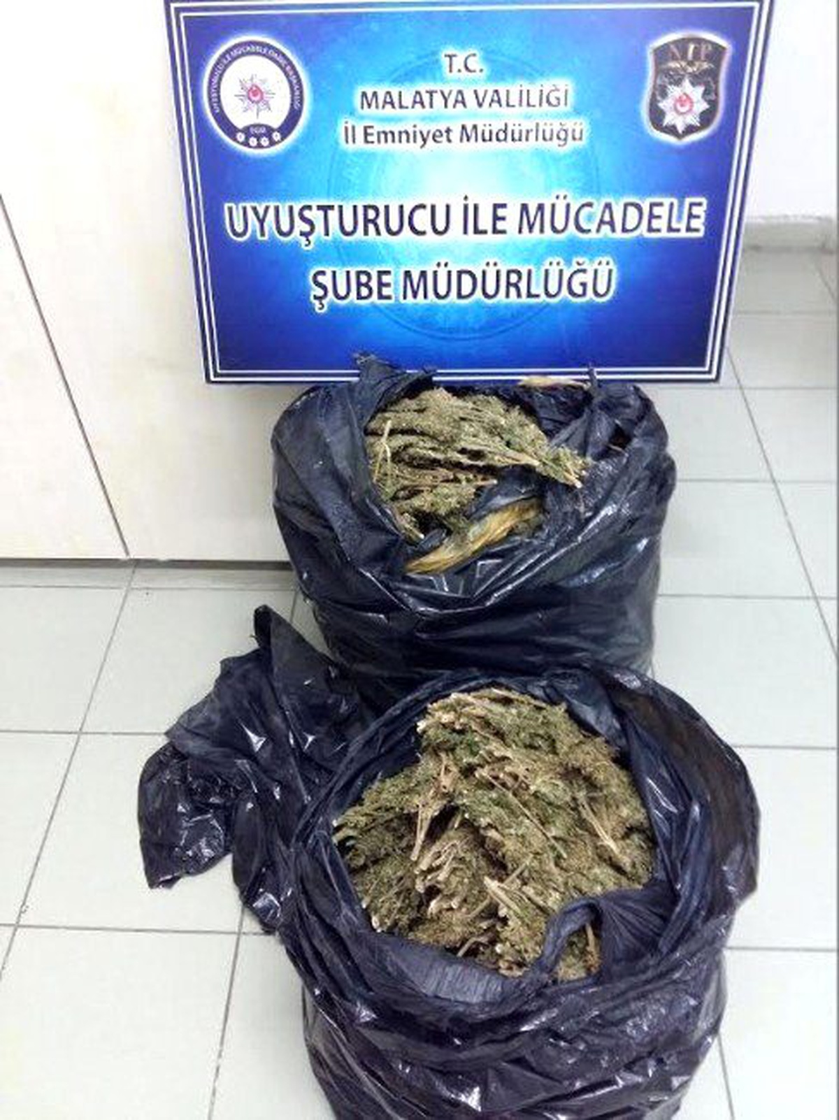 Malatya\'da Zehir Tacirlerine Geçit Yok: 3 Tutuklama