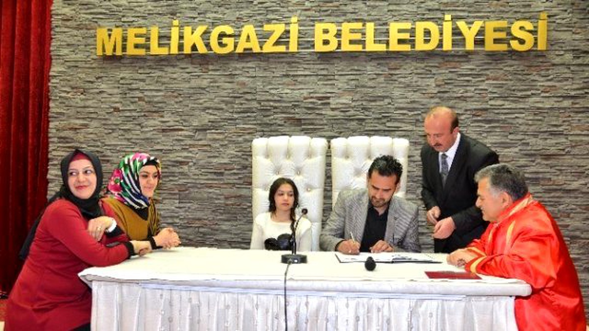 Melikgazi\'de Nikâh Bereketi 06.06.2016\'da 23 Çift Sırada
