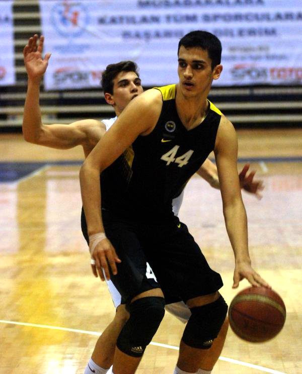 Pınar Karşıyaka-Fenerbahçe: 57-70 (Türkiye Genç Erkekler Basketbol Şampiyonası)