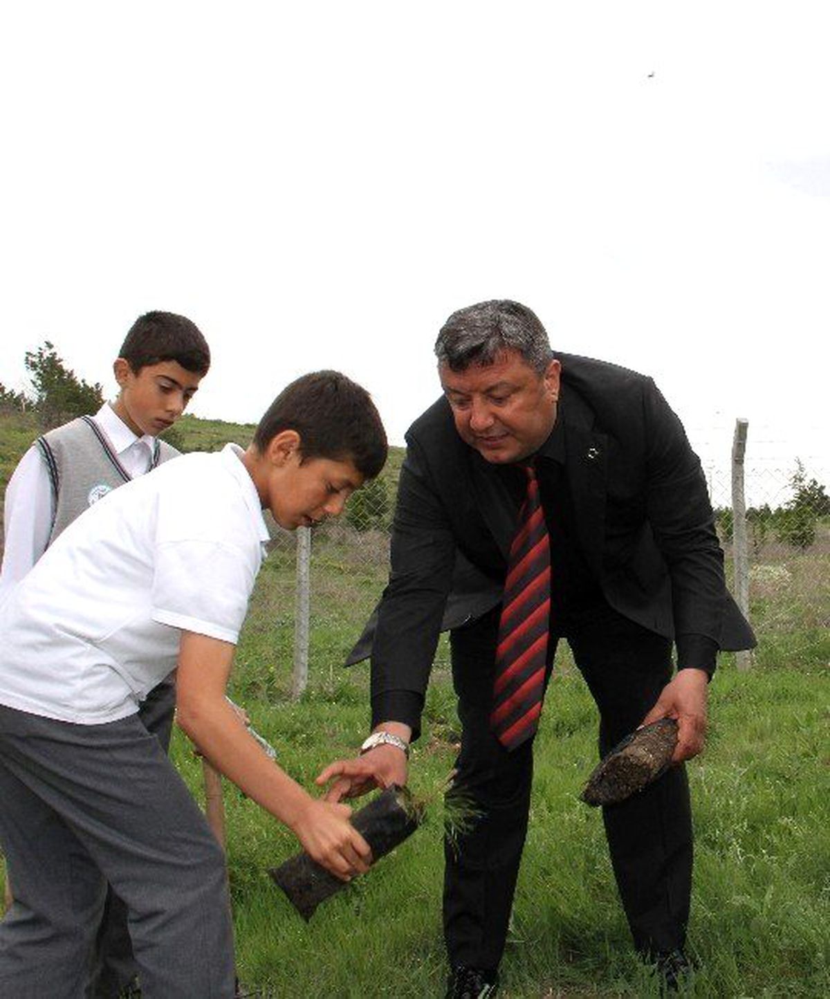 Polisler Fidan Dikti