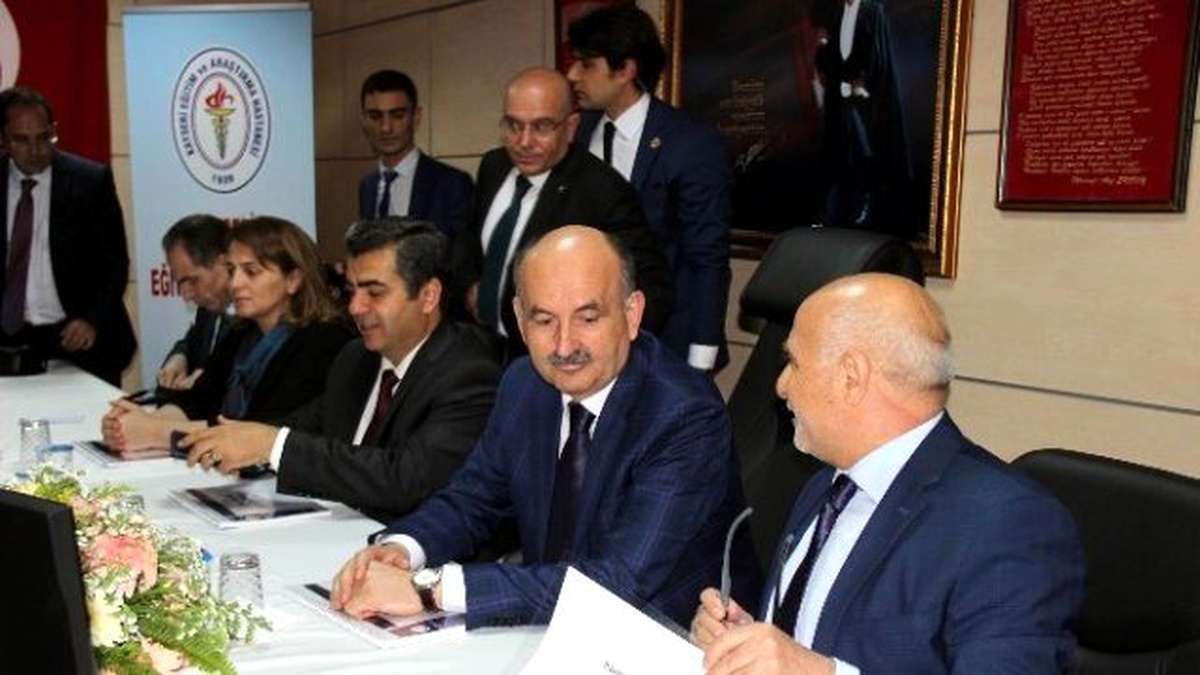 Sağlık Bakanı Müezzinoğlu\'nun Kayseri Temasları