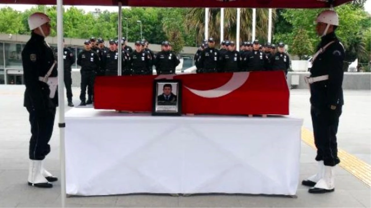 Şehit Polis Fatih Nair İçin İstanbul Emniyet Müdürlüğü\'nde Tören...