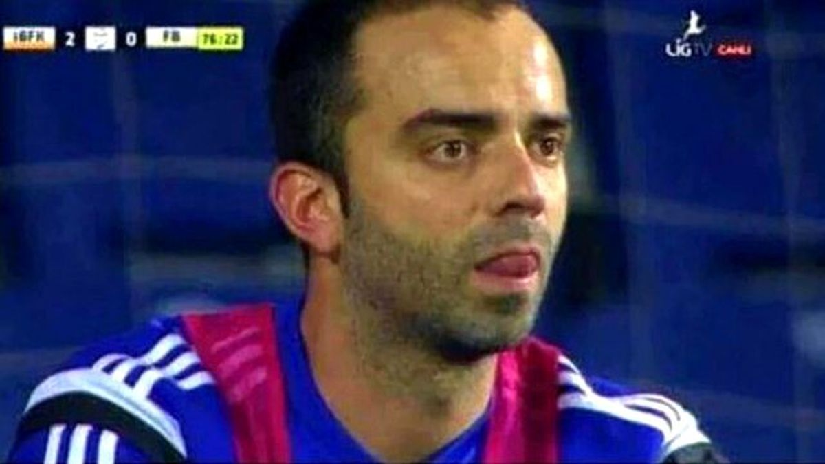 Fenerbahçeliler, Emre'nin Gol Sevincinin Ardından Semih Şentürk'ün Fotoğrafını Paylaşıyor