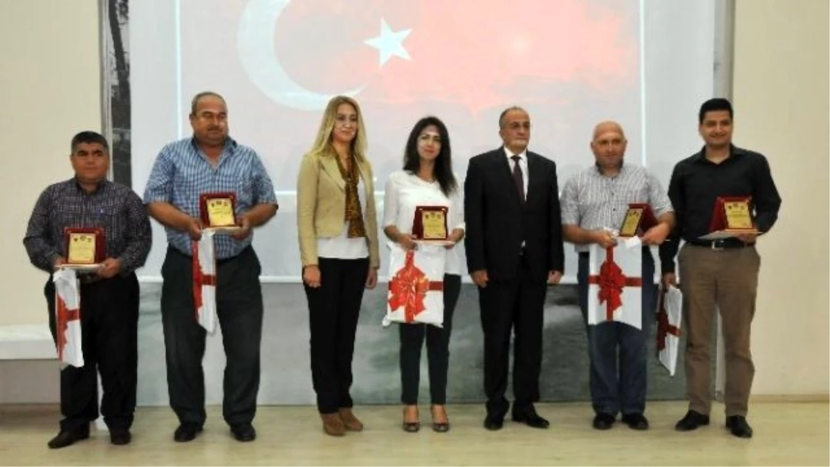 Tarsus\'ta Yılın Trafik Görevlileri Ödüllerini Aldı
