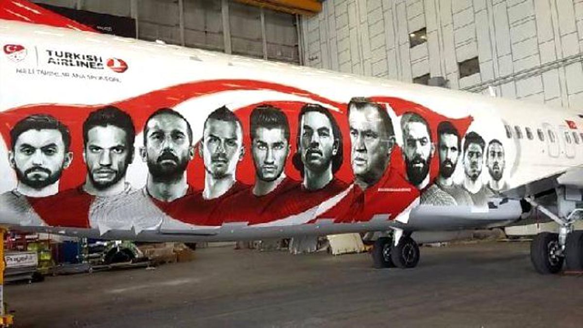 Thy, Milli Takım İçin Uçağını Süsledi...