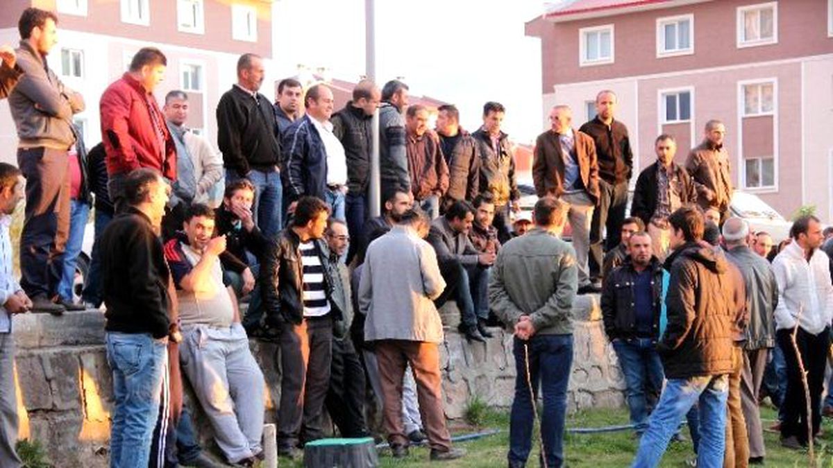 TOKİ Sakinlerinden Site Yönetimi Protestosu