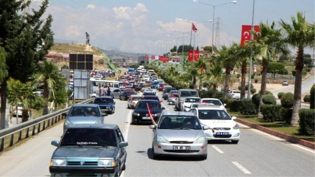 Toroslar Belediyesi, Şehitlere Vefa Konvoyu Düzenledi