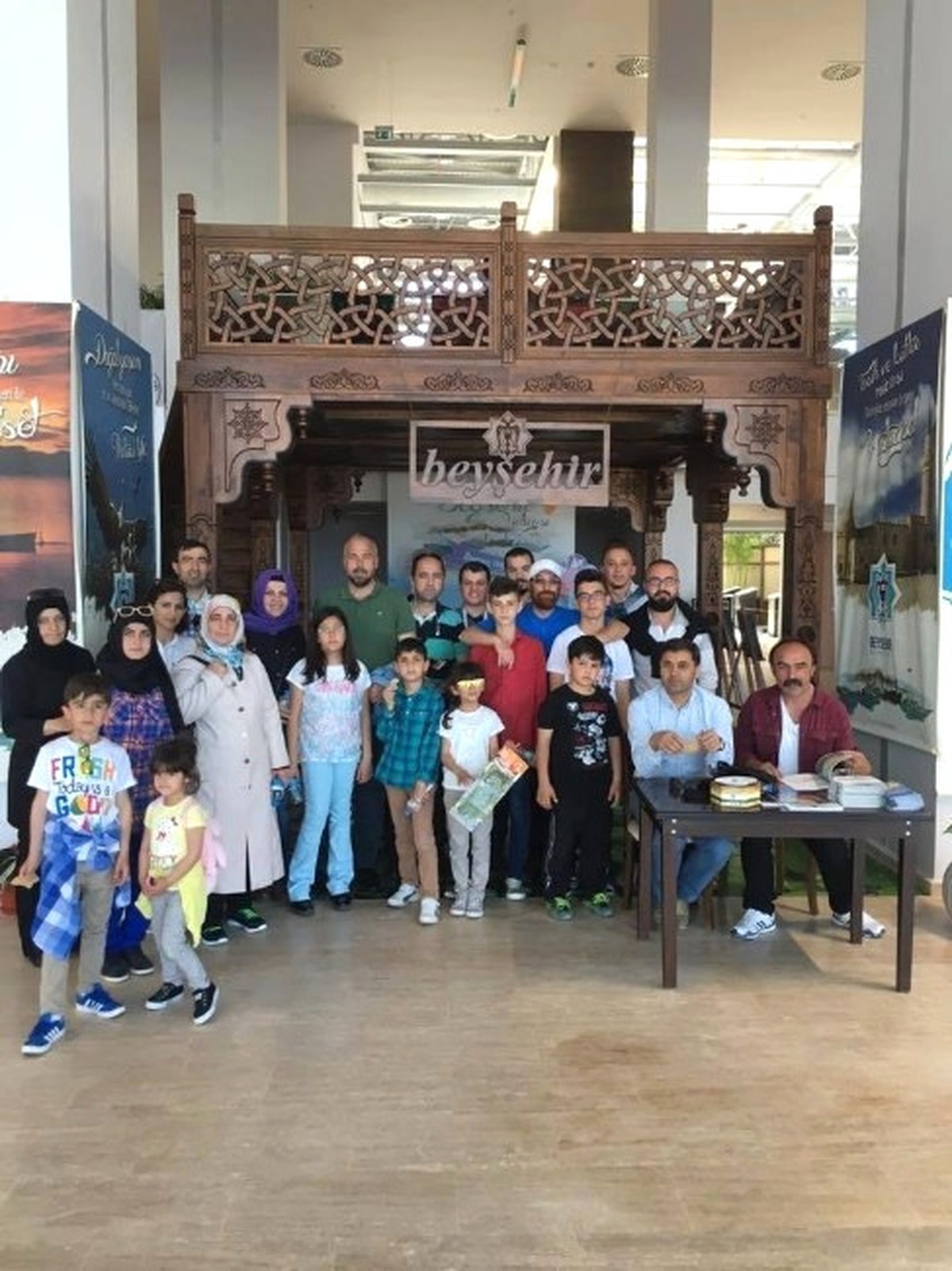 Turizmci Öğrenciler Expo\'da Beyşehir Belediyesi Standında