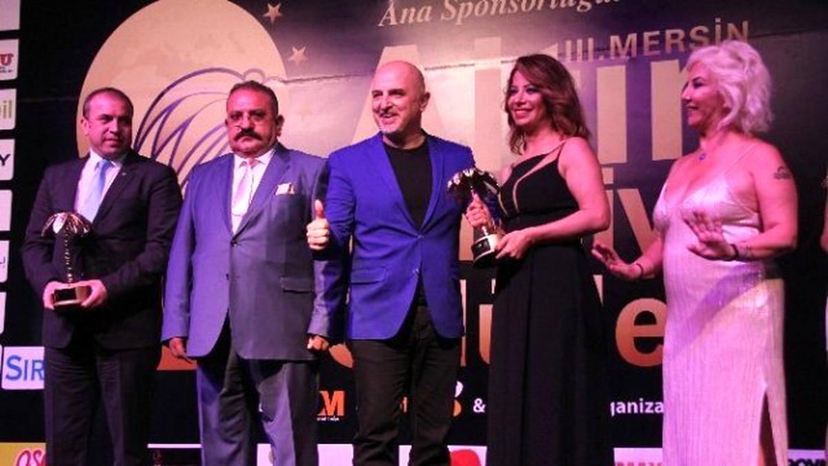 Ünlü Diş Hekimi Zogun\'a \'Yılın Girişimci İş Kadını\' Ödülü