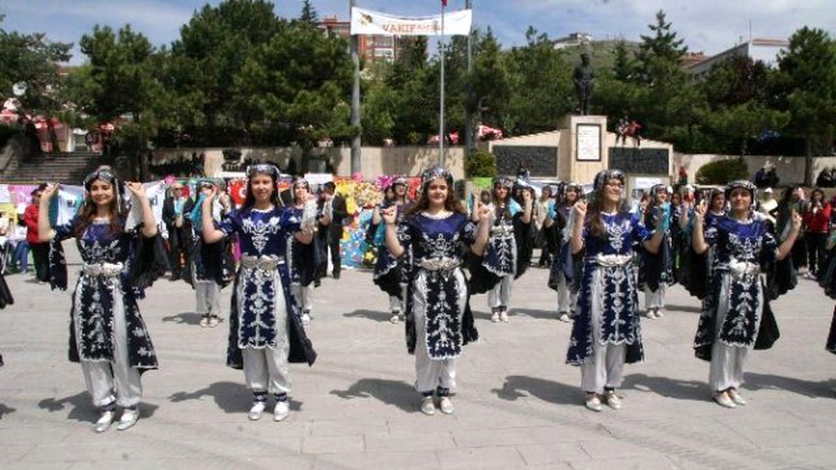 Yozgat Halide Edip Mesleki ve Teknik Anadolu Lisesi Hıdırellez Bahar Şenliği Düzenledi