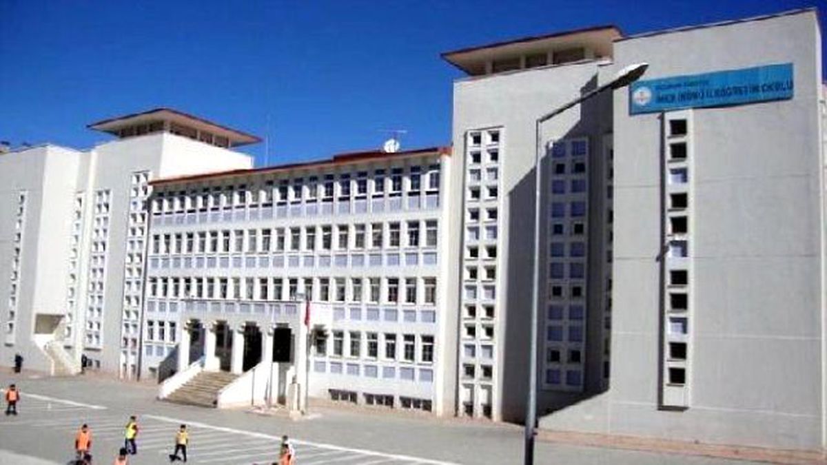 11 Öğrencisini \'Başarılısın\' Diyerek Öpen Öğretmenin 265 Yıl Hapsi İstendi