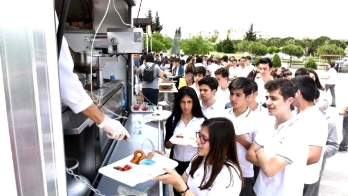 Alp Oğuz Anadolu Lisesi\'nde Lokma Hayrı