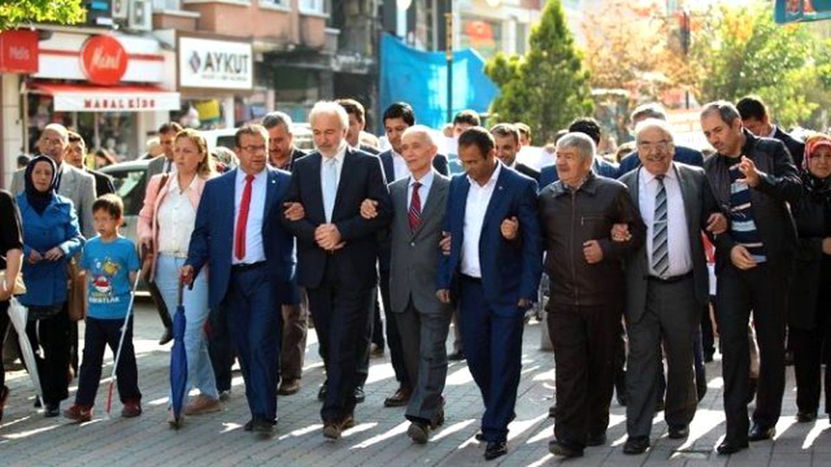 Başkan Kamil Saraçoğlu, \'Engelleri Kaldıralım Yürüyüşü\'ne Katıldı