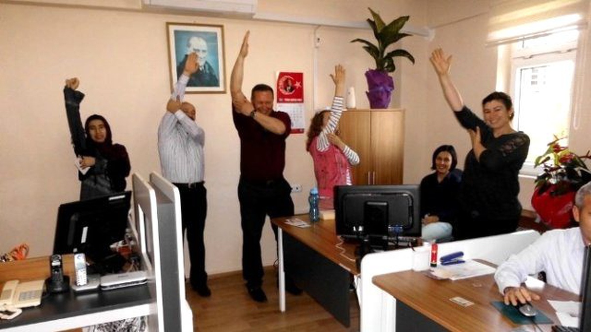 Bozyazı\'da Kamu Çalışanlarına Masa Başında Egzersiz