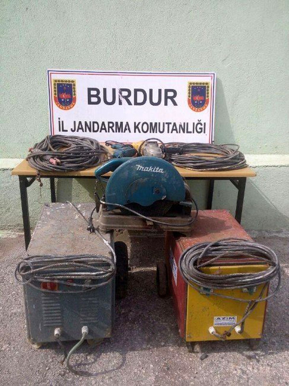 Çalıştığı Serayı Soydu