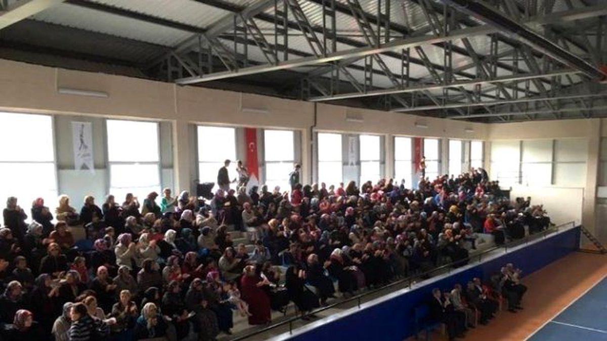 Çiçekdağı İlçe Belediye Başkanı Deniz\'den Annelere Jest
