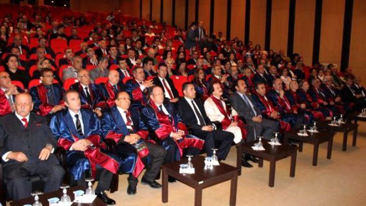 Cumhuriyet Üniversitesi\'nde Akademik Yükselme Töreni