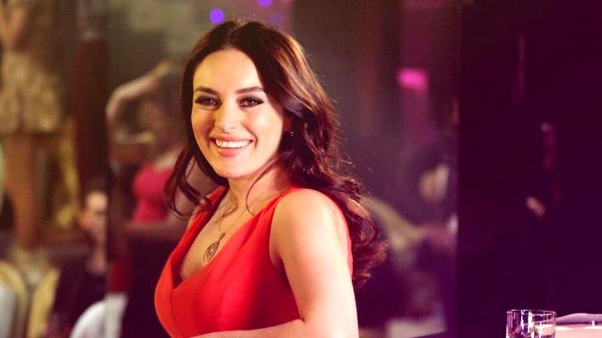 Ezgi Mola, Kilosunu Eleştirenlere 11 Yaşındaki Videosuyla Cevap Verdi