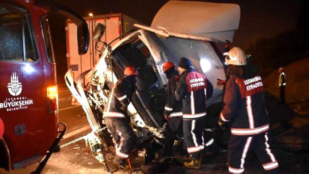 FSM Çıkışında Trafik Kazası: 3 Yaralı