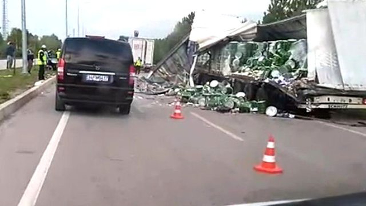 İki Tır Çarpıştı, Trafik Felç Oldu