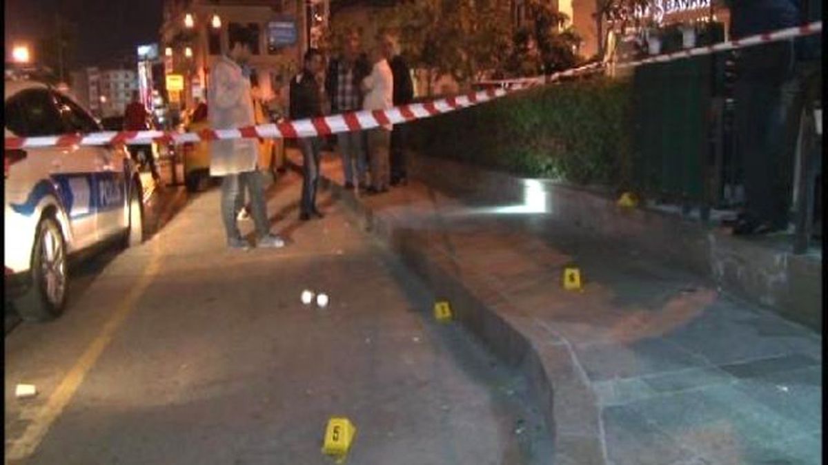 Kadıköy\'de Silahlı Kavga: 1 Yaralı