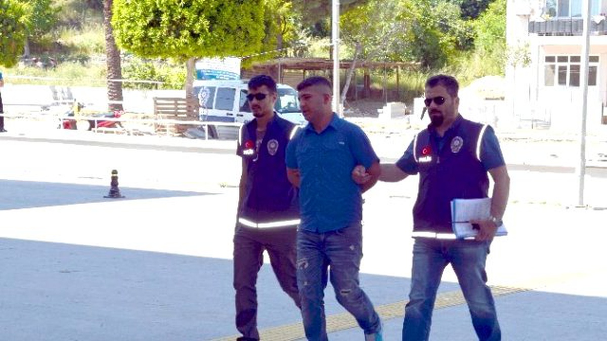 Kapı Kilitlerini Kırarak Hırsızlık Yapan Şahıs Yakalandı