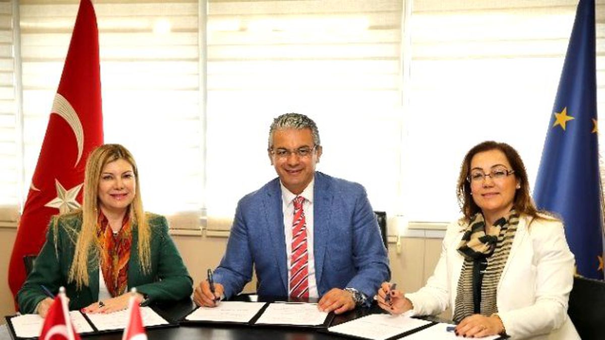 Karşıyaka\'da Sorunları \'Aile Üniversitesi\' Çözecek