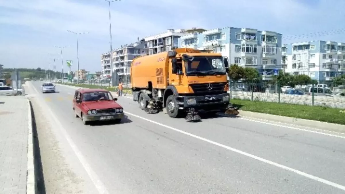 Lapseki\'de Kara Yolları Bakım-onarım Çalışması