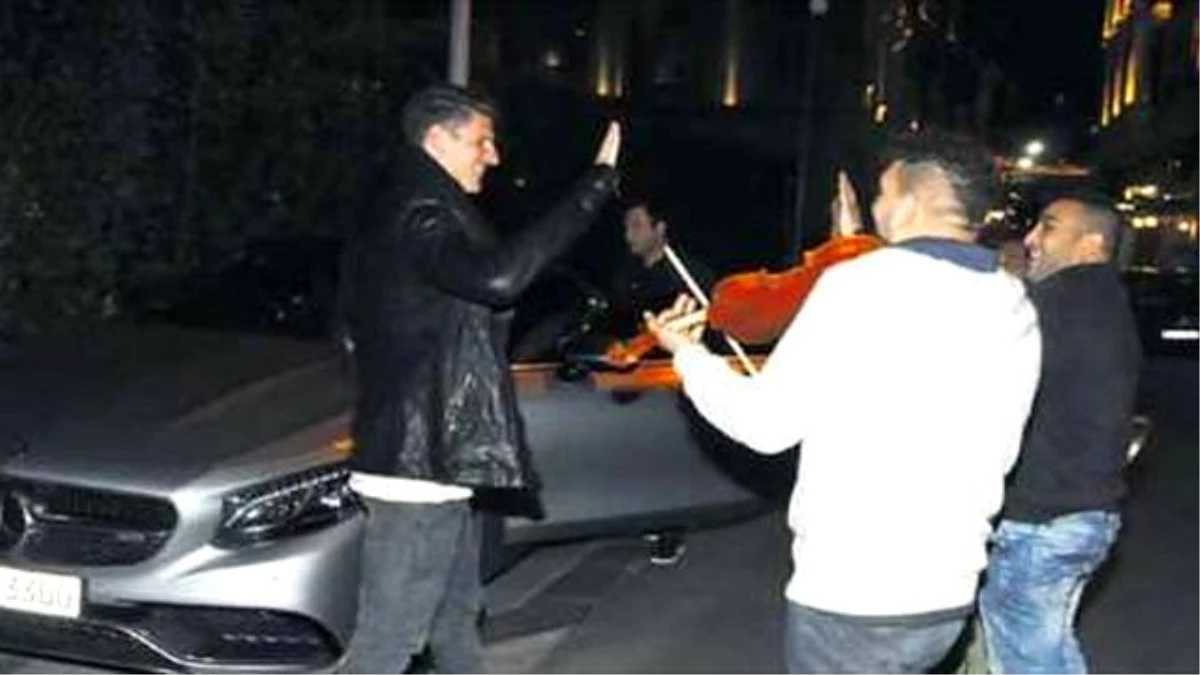 Mario Gomez, Fenerbahçe\'nin Yenildiğini Duyunca Bahşiş Yağdırdı