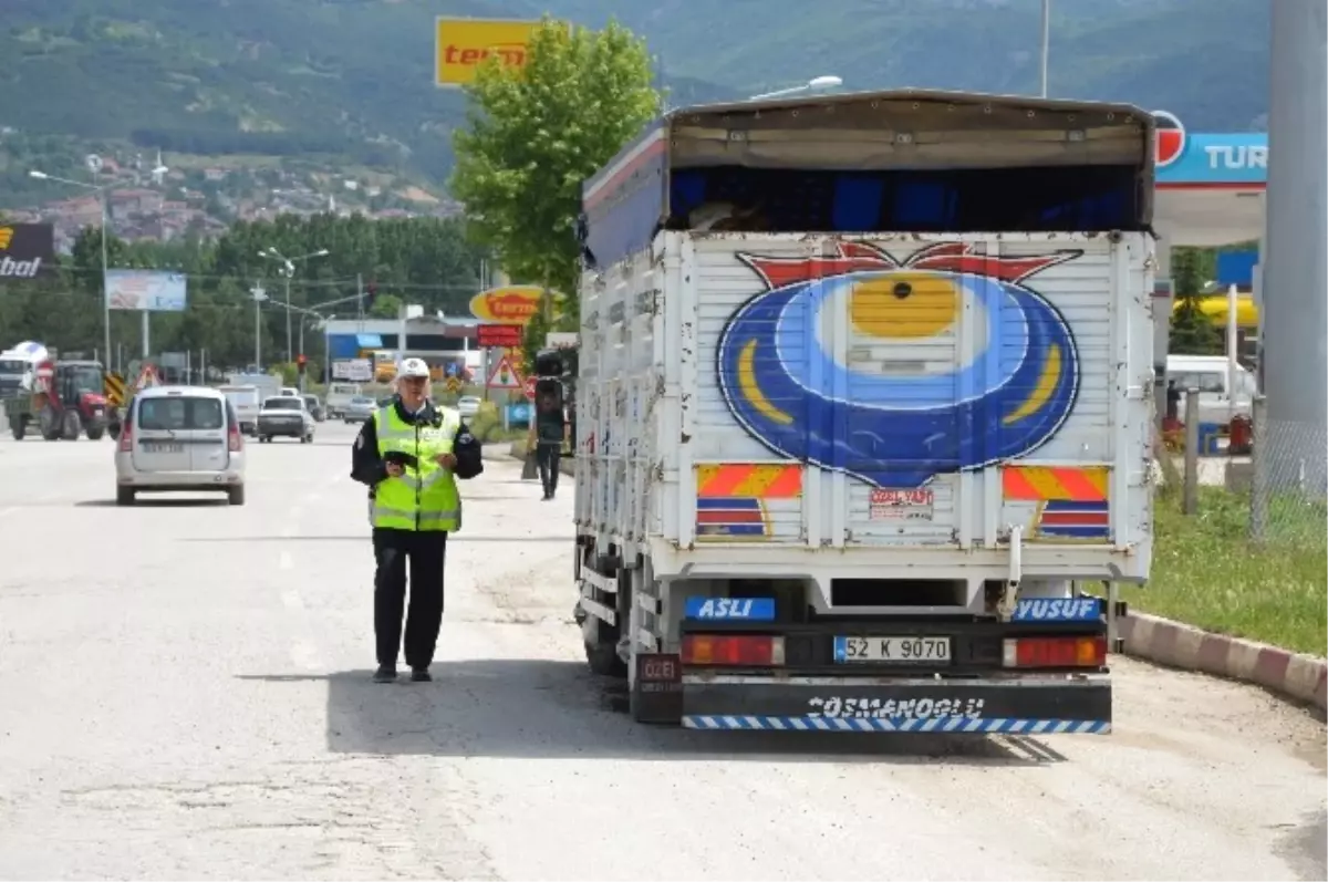 Niksar Polisinden Emniyet Kemeri Uygulaması