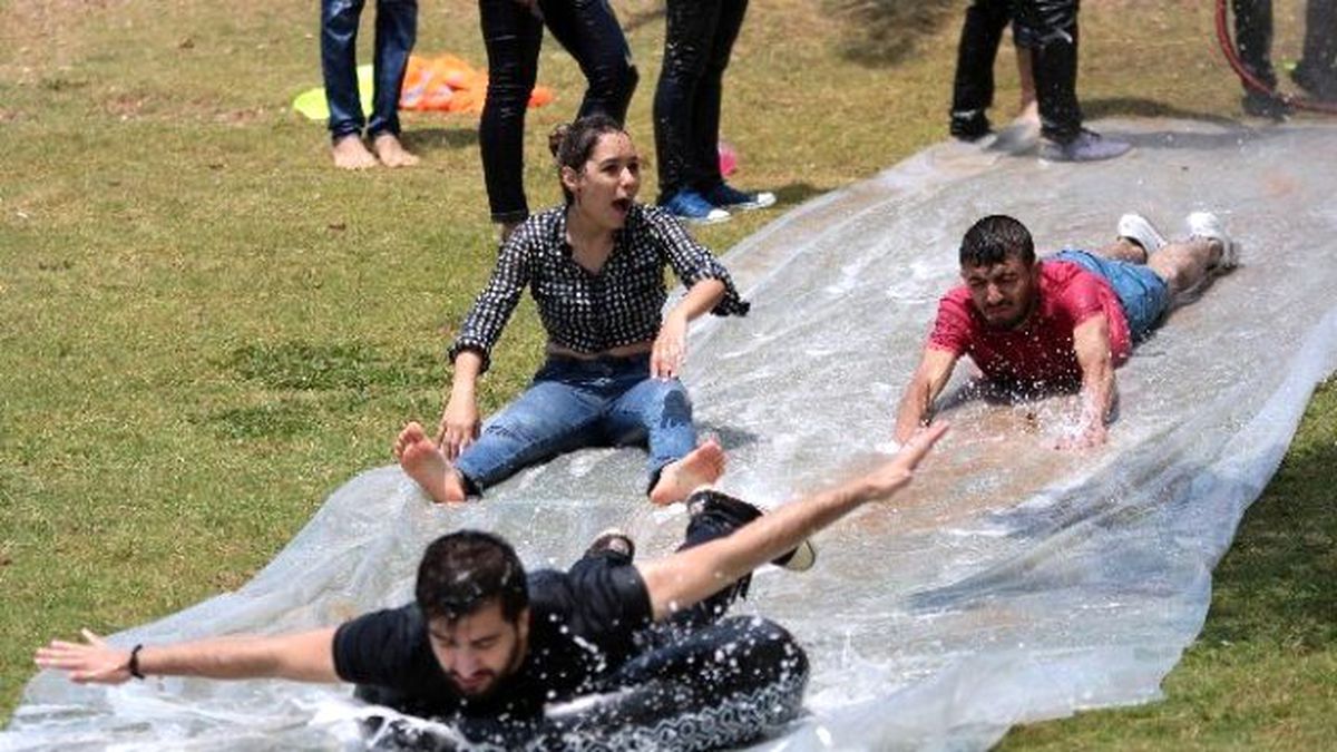 Öğrenciler Su Savaşı Yaptı