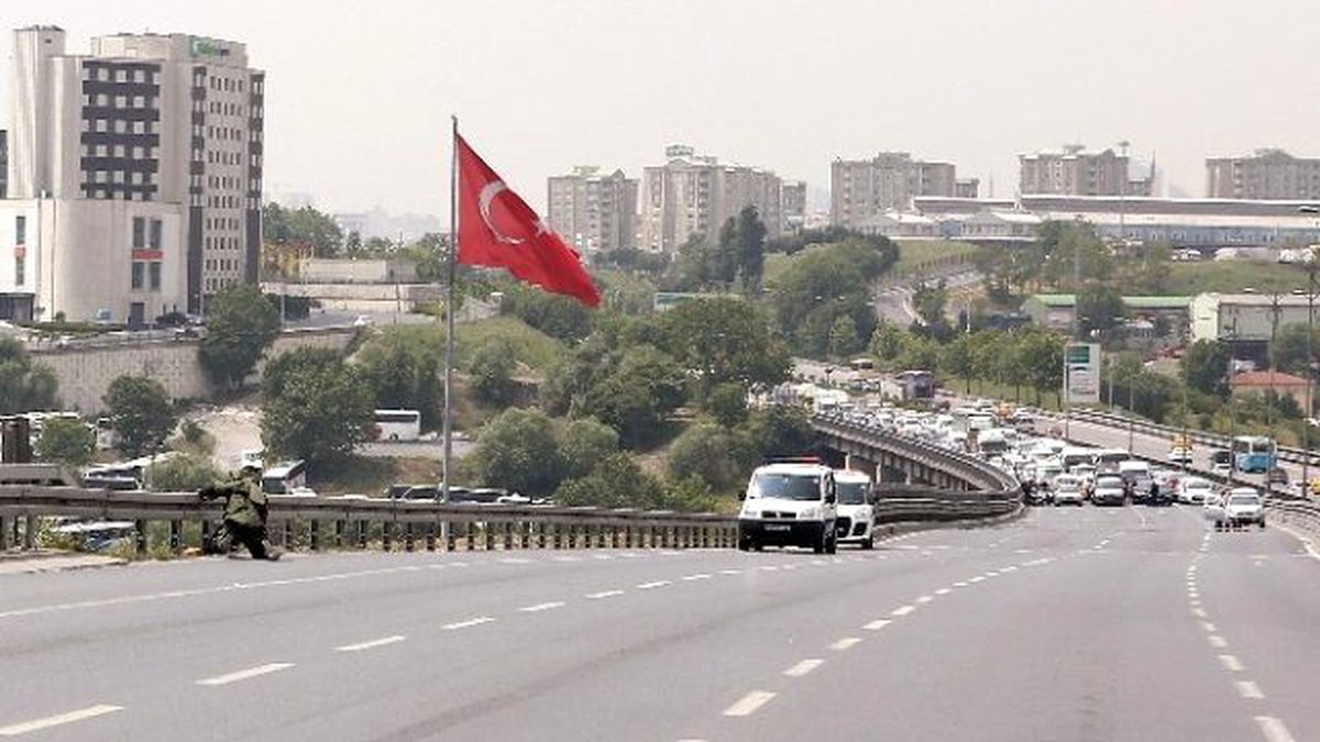 Otoyolda Şüpheli Paket Paniği