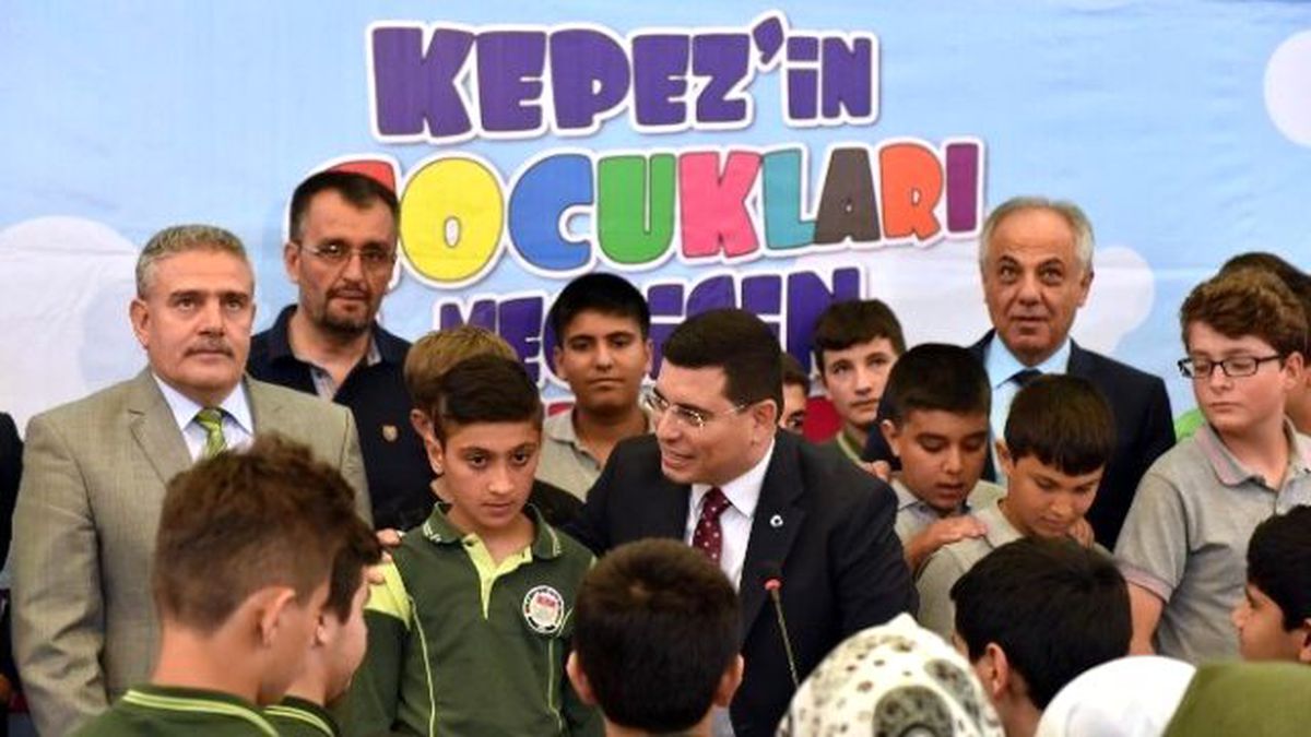 Tütüncü Bilgi Yarışmasında Birinci Olan Okulları Ödüllendirdi