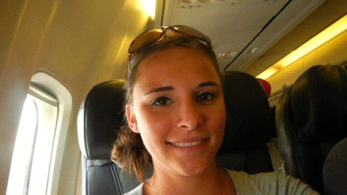 Uçakta Tuhaf Taciz! Kadın Yolcu, Başka Bir Kadının Göğüslerini Elledi