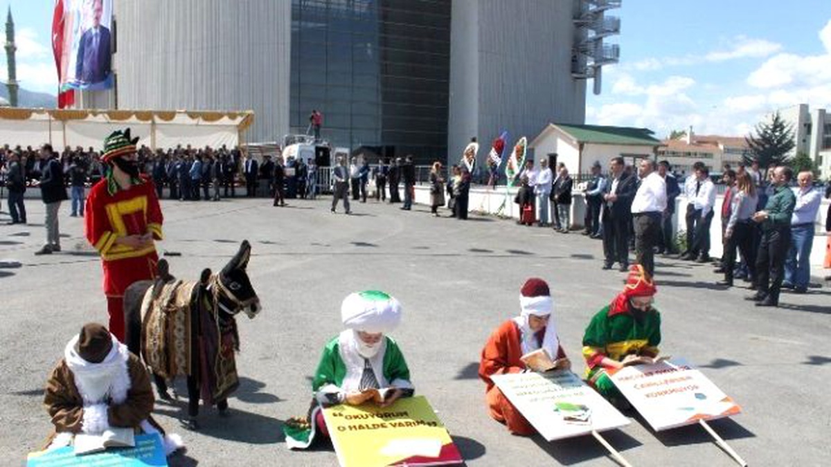 Üniversite Öğrencileri, Kitap Okumaya Dikkat Çekti