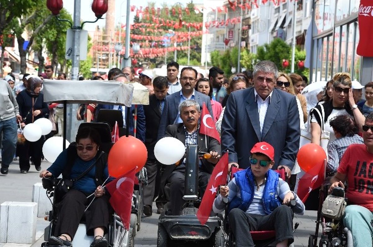 Uşak\'ta Engelliler Haftası