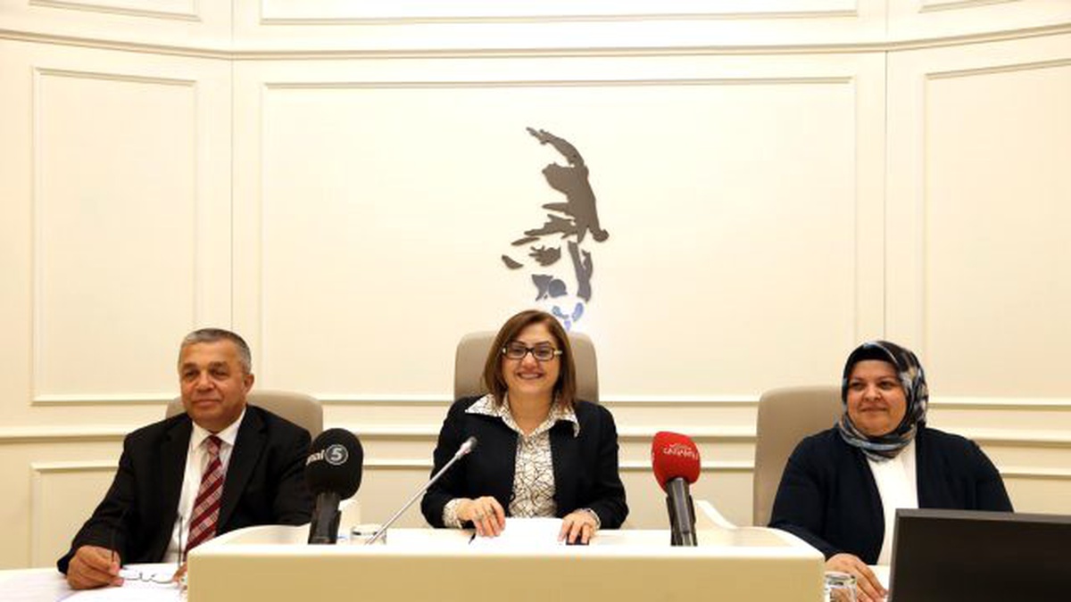 Yangında Ailesini Kaybeden Anneye Başkan Şahin Sahip Çıktı