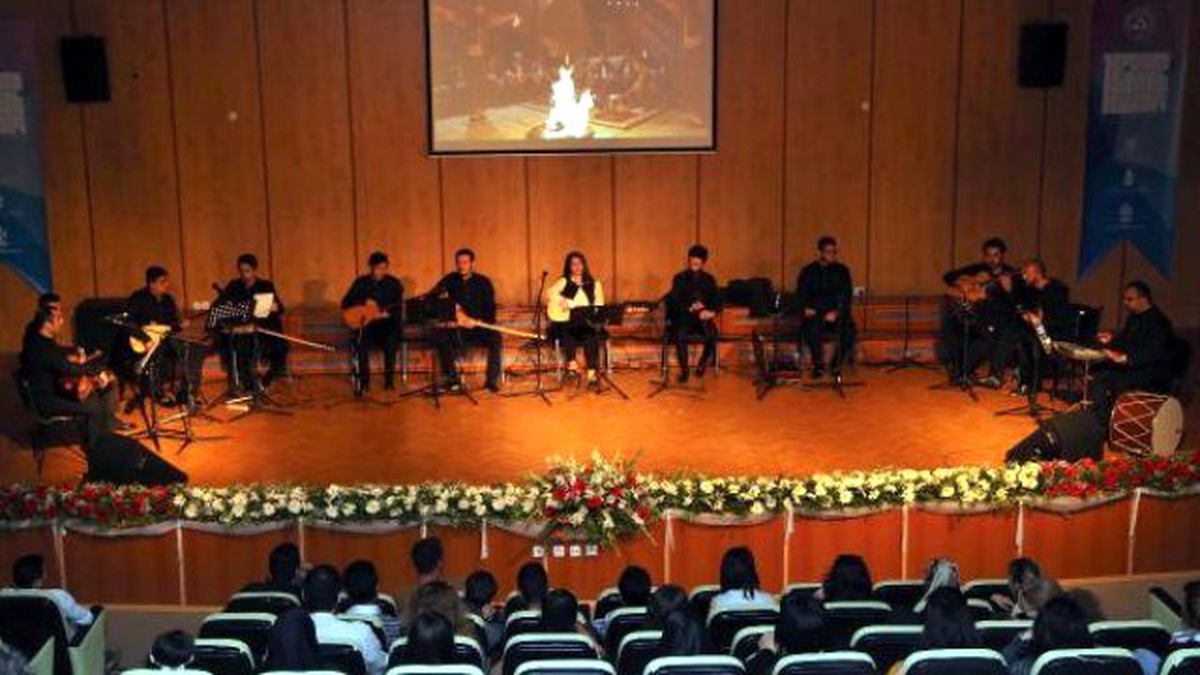 1\'inci Erciyes Sanat Günleri\'nde Halk Müziği Rüzgarı