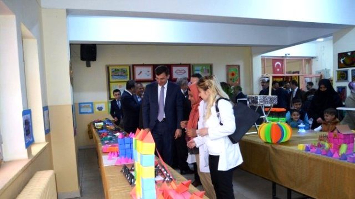 23 Nisan Ortaokulu Tarafından Yılsonu Sergisi